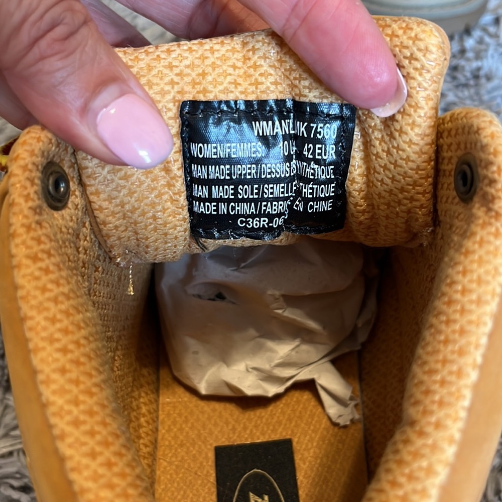 NIB Lugz mantle mid boots in golden wheat/tan NEVER WORN! 🥾👢 - Picture 6 of 7